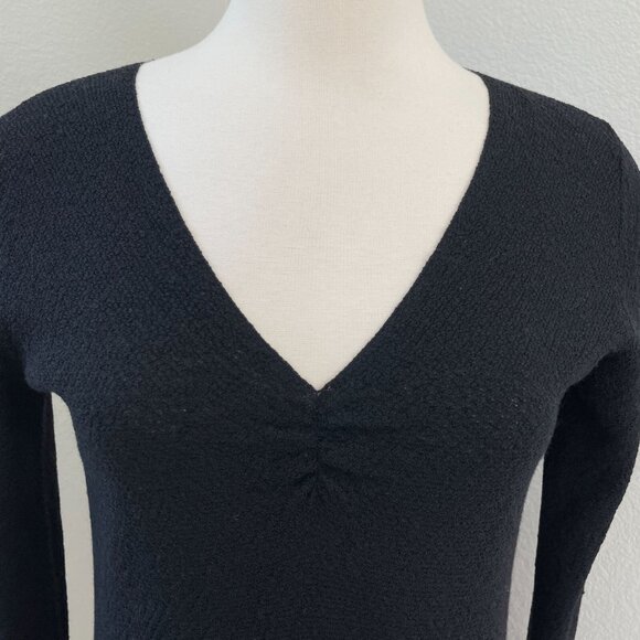 Eileen Fisher Womens XS Black 100% Wool V Neck Knit Top Long Sleeve Textured - Picture 2 of 11